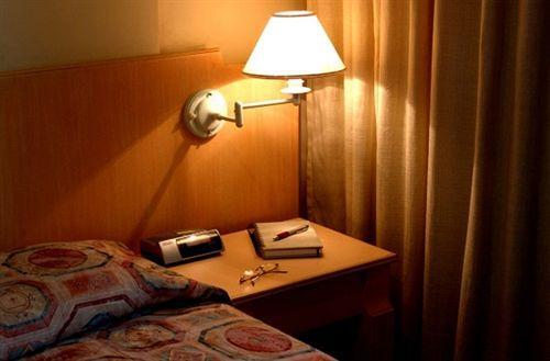 Hotel Master Express Baixa - Proximo A Ufrgs E A Santa Casa 3*
